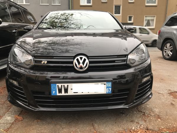 Une Golf RS pr&ecirc;te &agrave; partir pour la Guadeloupe